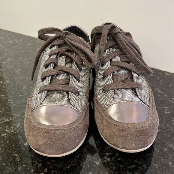 Women’s Geox Respira Brown Suede Sparkle Shoe with laces. Size 6. - Picture 3 of 8